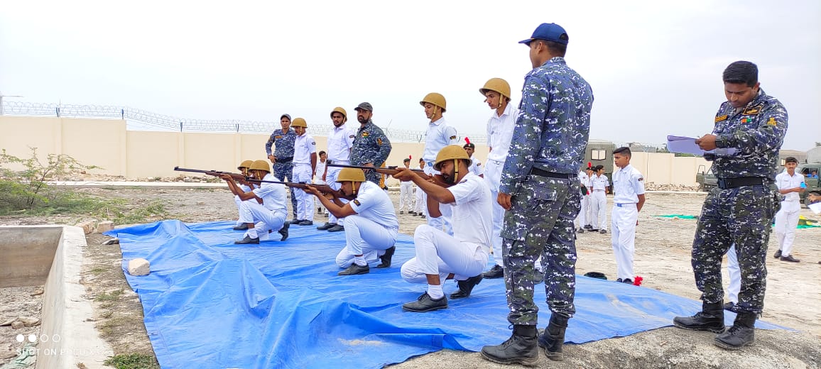 UBharada's tweet photo. #NCC firing
33 cadets of 4 &amp; 7 Guj NU NCC jointly undertook firing at INS Sardar Patel firing range on 20 Apr 22 to contemplate good shooters for forthcoming Inter Group shooting competition.
@DefencePRO_Guj
@HQ_DG_NCC https://t.co/iHO035YLM3