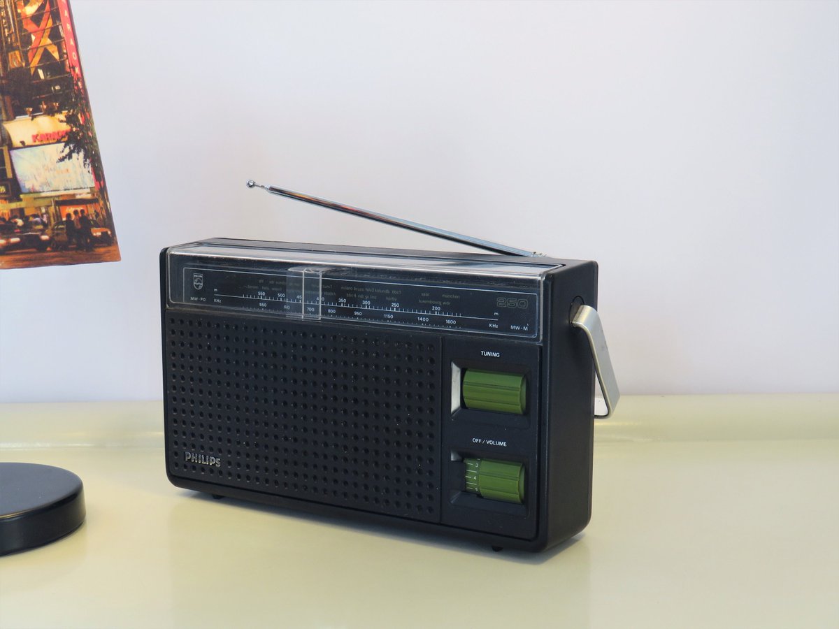 Vintage PHILIPS Radio ''Jenny De Luxe'' 90RL250/00R Portable Radio, Retro, Transistor Radio, AM-FM, Black and Green color, Austria, 1975 https://t.co/edYuWSqOlv #Trending #Holidays #VintageTransistor https://t.co/vKIScseiTV