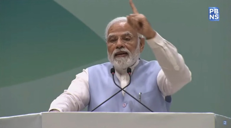 PBSHABD's tweet photo. @narendramodi They can generate greater farmers incomes and employment. Govt working on AYUSH e market portal.  signed more than 50 MoU with different countries. To encourage R&amp;D of Ayush products: PM @narendramodi https://t.co/E1KC3ylYqw