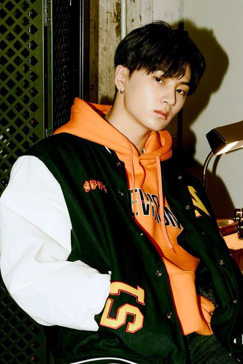 제발 적당히 잘생겨줘,,,,,