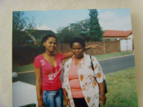 MalopeMoima's tweet photo. 14 years ago your life candle went out. You would have been 70 years today. I pray that God's Angels are helping you celebrate today. Saying I/we miss you is an understatement. Happy heavenly birthday Mama, your LOVE still lives amongst your kids.🎂💃🏿🍾🥂. https://t.co/BktEW9JTus