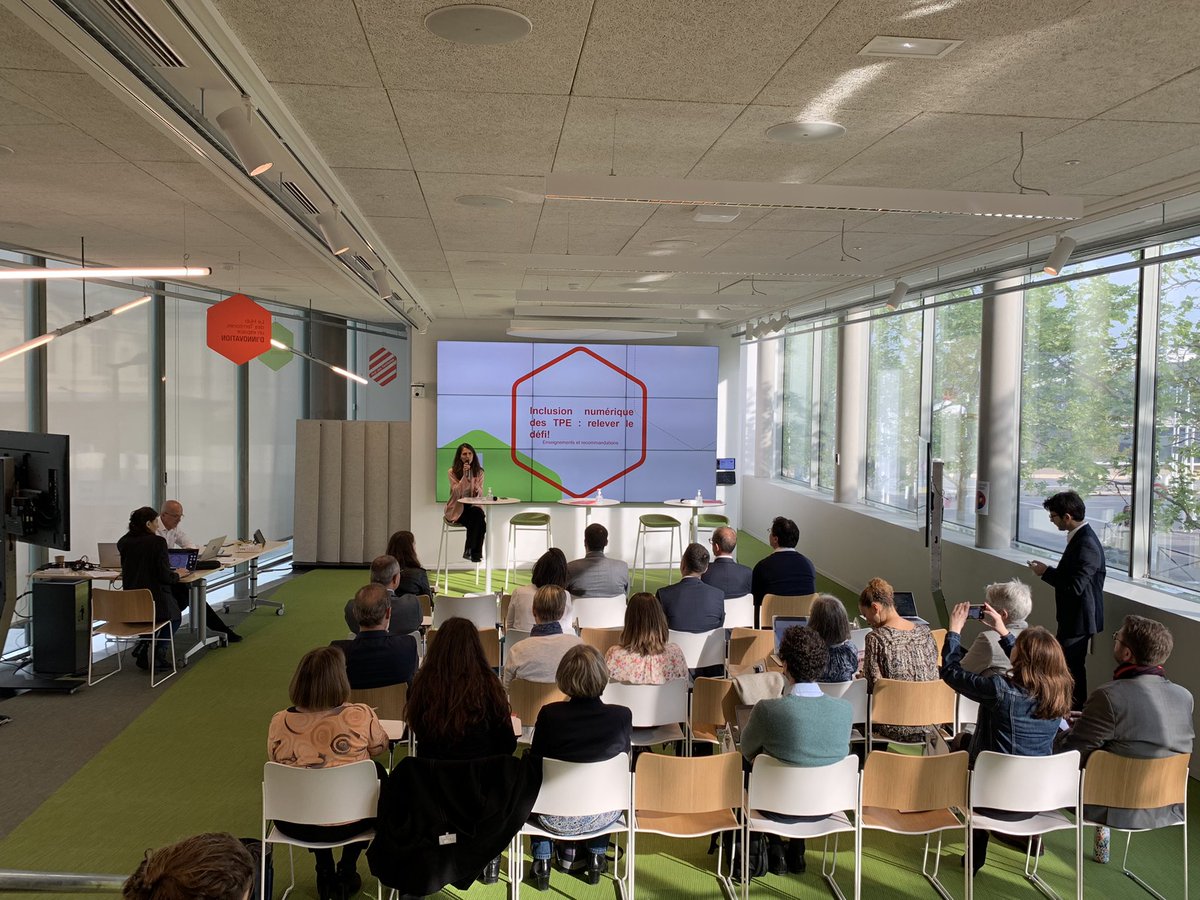 🧐Ce matin, nous présentons au Hub des #Territoires de la <a href="/BanqueDesTerr/">Banque des Territoires</a> notre étude/action sur l’inclusion numérique des TPE, artisans et commerçants : quelques pistes pour comprendre et agir 💪