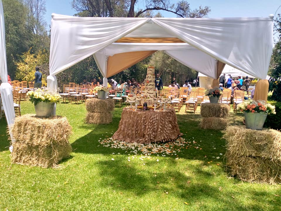 TopiaEvents's tweet photo. Rustic themed wedding decor.. #decorideas #rusticdecor .. https://t.co/H4SfOO31gY