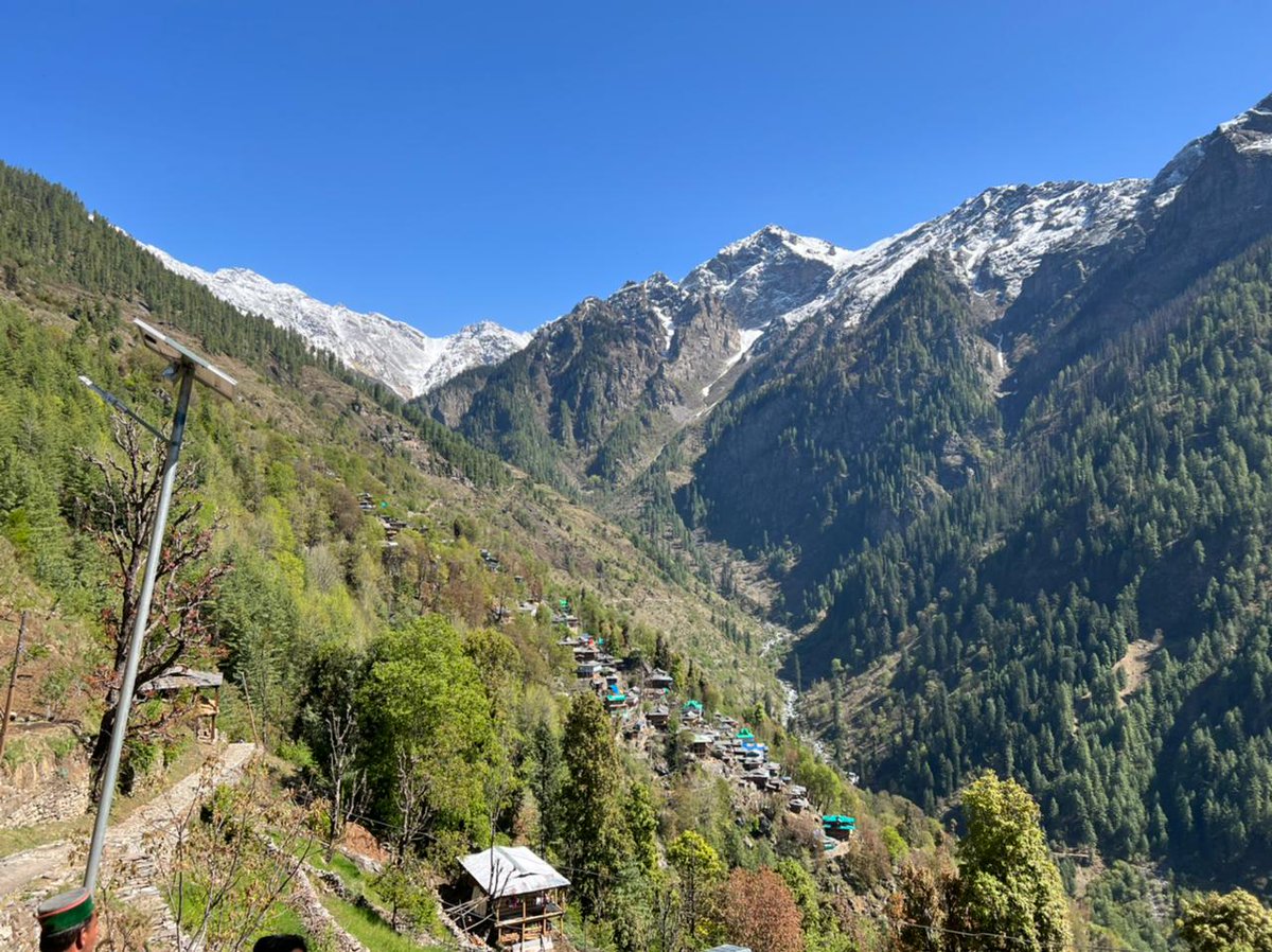 AdityaNegiHP's tweet photo. Jakha village of Dora-Kwar.
#incredibleindia #exploringhimalayas https://t.co/9C9eYkN9bA