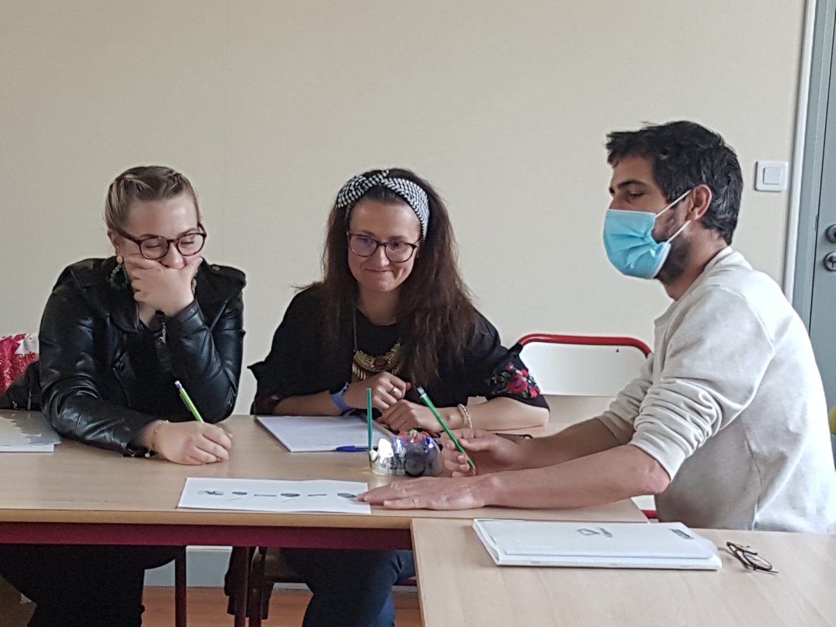 AlfierHelene's tweet photo. Formation Communiquer Autrement à destination des enseignants spécialisés #pôleinclusif78#numerique https://t.co/Td4N0dNrSl
