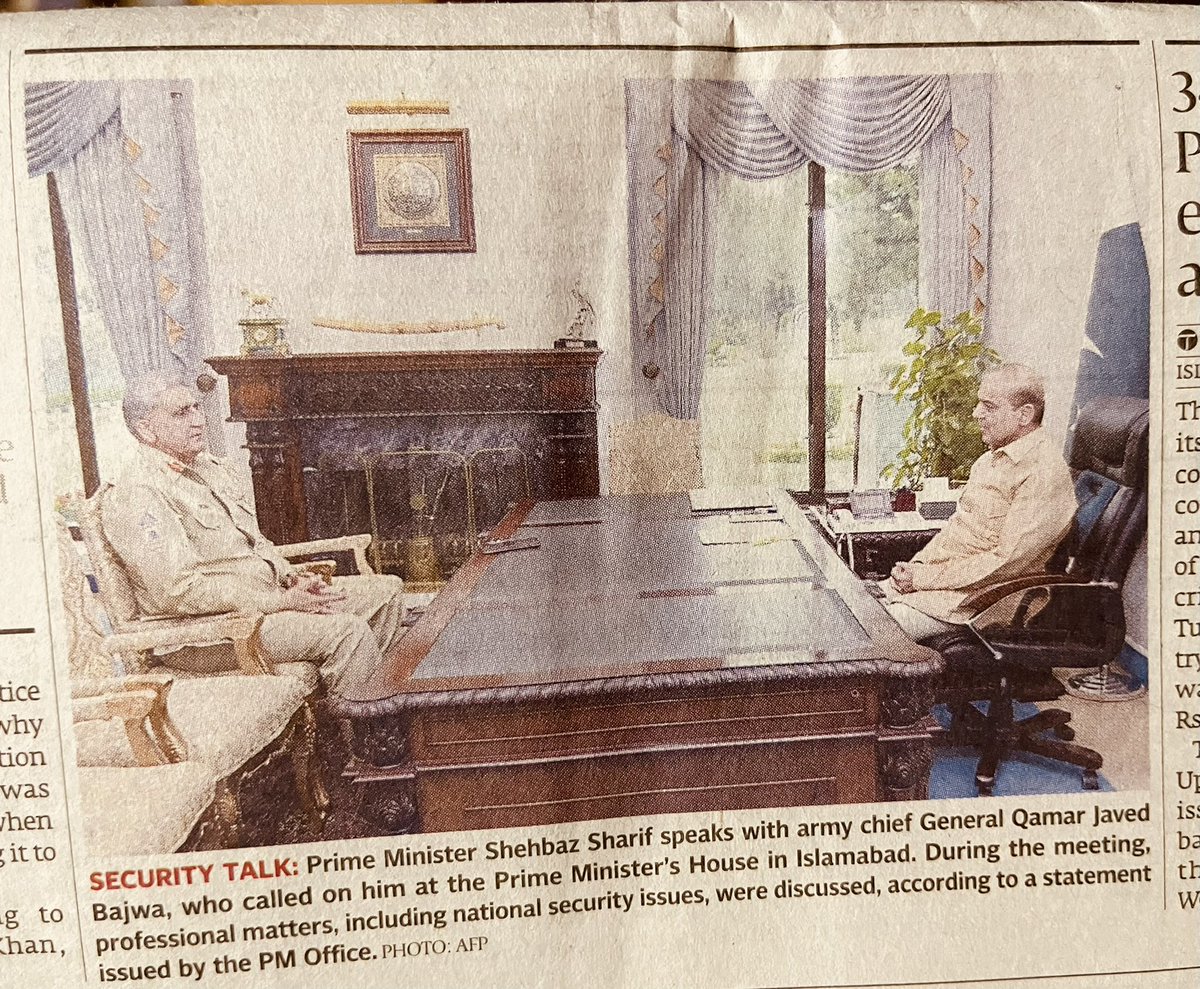 arsched's tweet photo. تاریخی تصویر مورخہ ۲۰ اپریل ۲۰۲۲ متعدد پاکستانی اخبارات میں چھپی-
———
Picture of great historical resonance published in various Pakistani newspapers on 20 April, 2022. 
————
 #امپورٹڈ_حکومت_نامنظور https://t.co/wKcgG5blxx