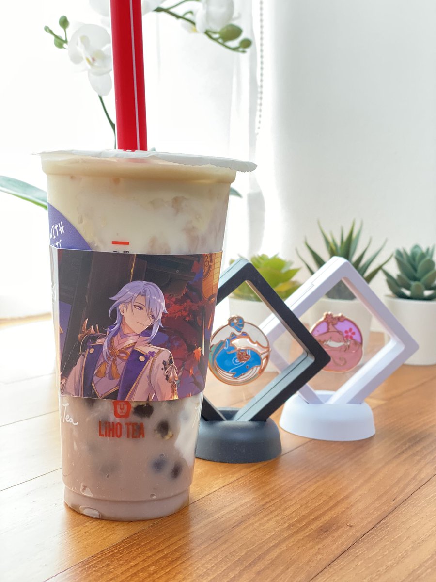 tanpoponoumi's tweet photo. What a nice day to drink boba 😆🧋
Enjoy your LiHO drinks with Ayato cup sleeve 🥰
Can you guess the flavor? Not lavender melon for sure 🤭
#genshinimpact #lihotea
#bubbletea #ayato https://t.co/wuIvD4UCzJ