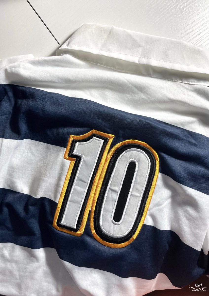 PlanetOclock's tweet image. 𓂋。PREORDER - ENHYPEN: Decelis Varsity B3 ✴︎

— varsity polo ₱990 (sizes s-xl)
— decelis ball cap ₱320
— academy tote in navy ₱400

• dop : 50% dp within 3 days of submitting form, 50% balance by may 04

ORDER FORM: linktr.ee/planetoclock (FORM OPENS AT 7PM)