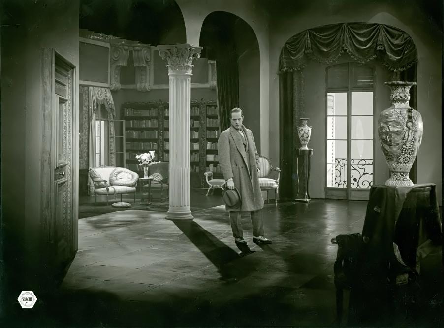 zeughauskino's tweet photo. DAS SPIELZEUG VON PARIS ist einer von drei Filmen, die Michael Kertész mit seiner neuen Muse Lili Damita drehte. Wir zeigen den Film über das Pariser Cabaret Nouvel Eden heute, 20.4., um 20 Uhr! Am Flügel spielt für uns: David Schwarz. https://t.co/YICGAu7M1Z
