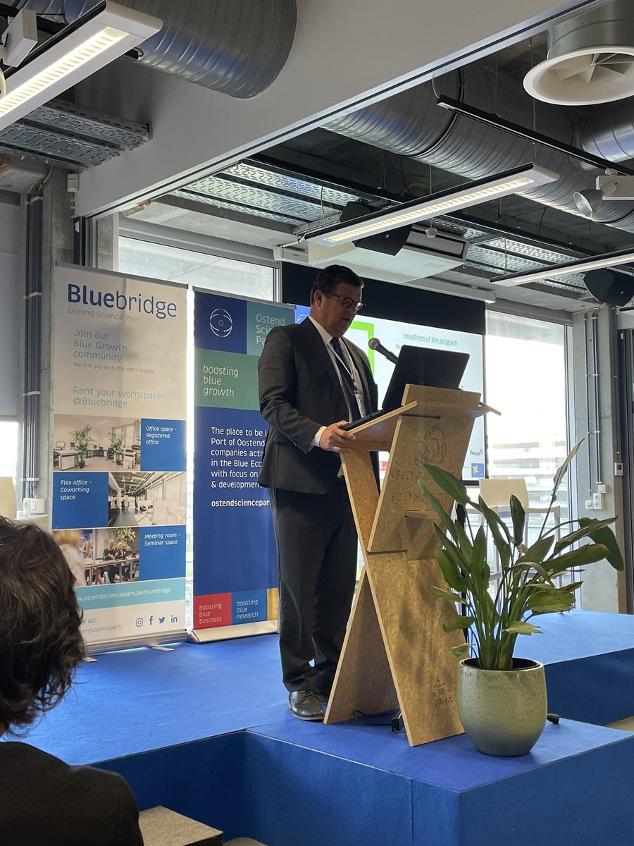 💦 Vandaag opening studiedag Waterstof door <a href="/Barttommelein/">Bart Tommelein</a> in #Bluebridge: 💬’Waterstoftechnologie biedt tal van opportuniteiten voor ons toekomstig energielandschap. <a href="/StadaanZee/">Stad Oostende</a> en <a href="/havenoostende/">Haven Oostende</a> staan klaar om ook hierin een belangrijke partner te zijn.’ <a href="/ugent/">UGent</a>