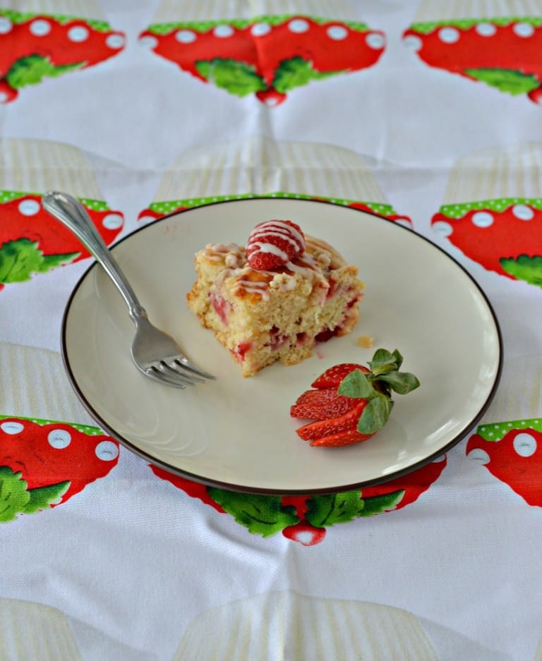 Hosting a brunch or just love a good coffee cake? Try this delicious Strawberry Coffee Cake made with Greek yogurt and Florida Strawberries.
#coffeecake #strawberries #brunch 
hezzi-dsbooksandcooks.com/strawberry-cof…