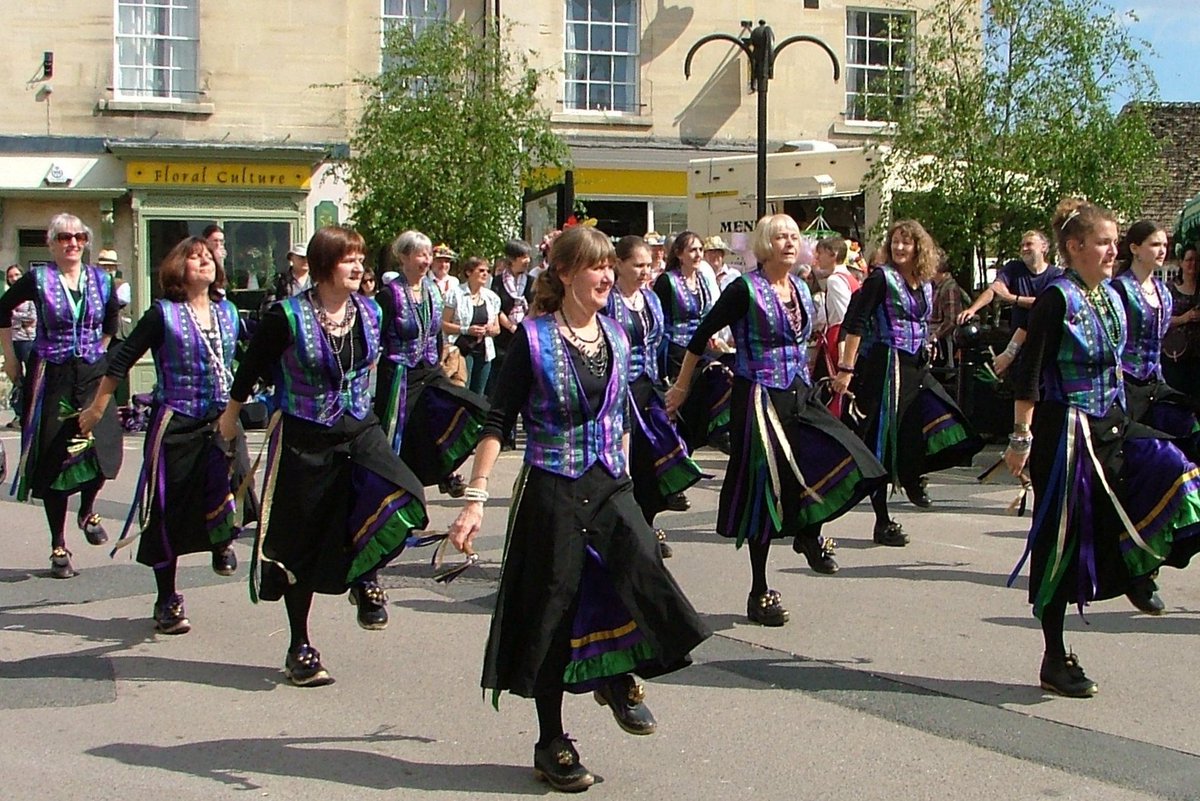 Morris dancing can be a great place to unwind - you can't worry about other stresses when you're trying to keep your lines sharp!
We're dancing through #StressAwarenessMonth, why not find yourself a team and join in too: 
morrisfed.org.uk/teamfinder