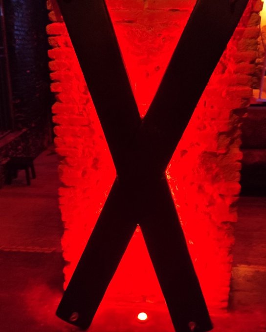 De 5 a 8 en Madrid para sesiones y grabar contenido bdsm.  ??????? Además de ir  a Fiestas bdsm

Quien