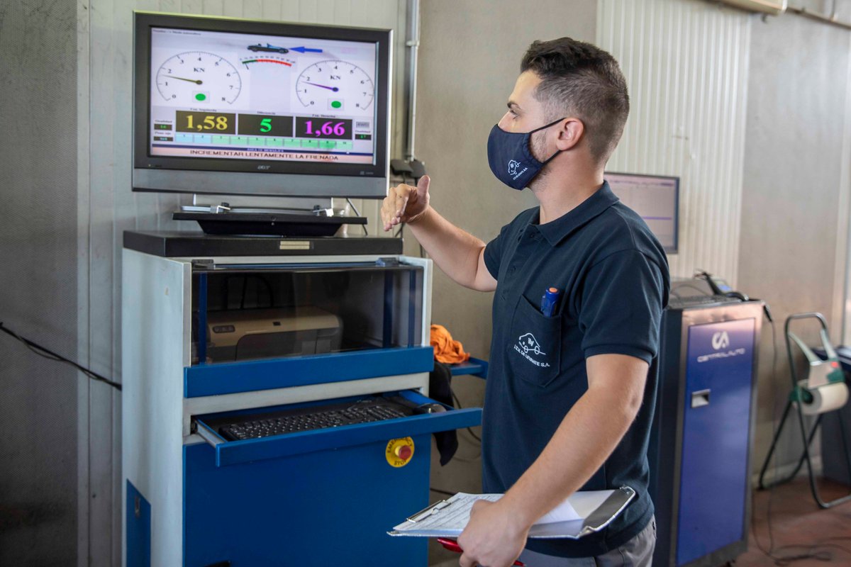 #ConsejosITV🗣️ | Si intentas hacer trampas para pasar la #ITV, estás poniendo en riesgo tu vida y la del resto de personas.

🪄 Además, no hay trucos que valgan: el personal técnico de las estaciones comprobará que todos los elementos se encuentran en perfectas condiciones.