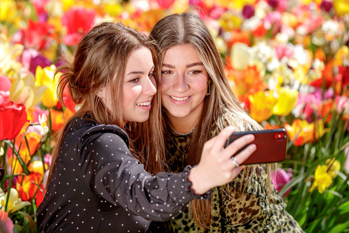 Fleur studeert bij Keukenhof af en zoekt mensen tussen de 25-35 jaar die haar #Enquete willen invullen. Wie helpt haar aan voldoende antwoorden? Delen is fijn🌷.
survio.com/survey/d/M4G9O…