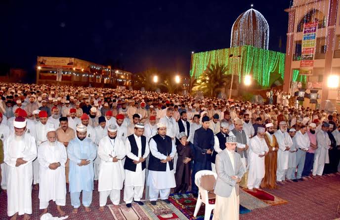 Qaiso92's tweet photo. وقت کے ولی کی سنگت میں اعتکاف بیٹھنا اور وقت کے مجدد کے شب و روز ایمان افروز خطاب سننا نصیب والوں کو یہ توفیق ملتی ھے۔۔ 
#ItikafCity2022
@TahirulQadri
@MinhajulQuran https://t.co/YjLktevV7l
