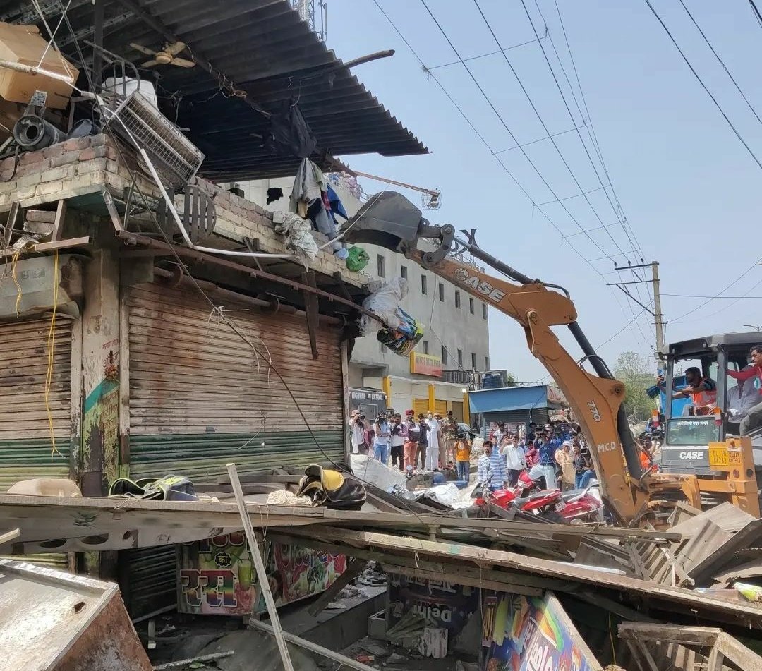 NuhaGulam27's tweet photo. Hues of Nation 💔

#Ideaofindia #Bulldozer #भारतमहान #Demolition #jahagirpuri https://t.co/A8odQkNJDY