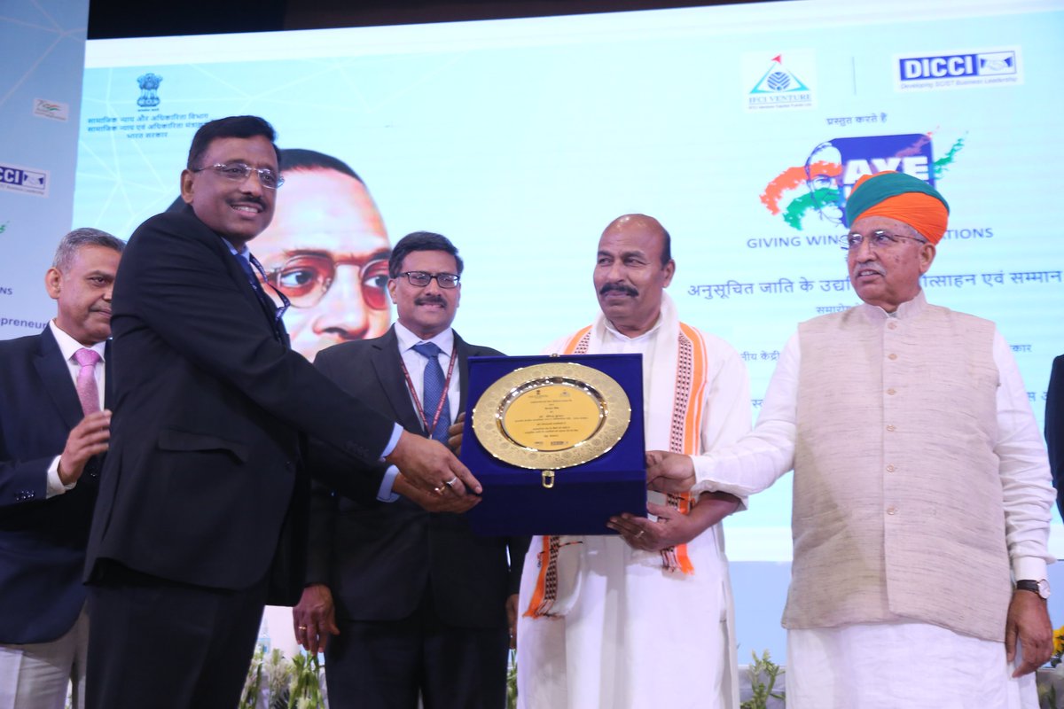 IfciAye's tweet photo. #AYELeague2022 culminated on April 14, 2022  where 4 Banks and other FI supporting their businesses were felicitated by #DrVirendraKumar, Hon’ble #UnionMinister of Social Justice &amp; Empowerment. 

@DrMilindKamble @rknarra @subrahyd @manojmittal28 @DICCIorg @arjunrammeghwal https://t.co/YHhT2q0JRq