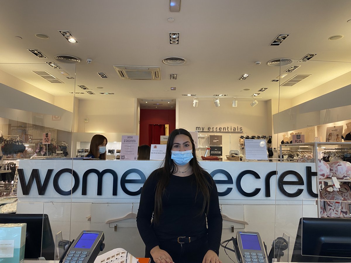 iescamas's tweet photo. Nuestros alumnos de los #CiclosFormativos llevan ya unos meses de prácticas en empresas de primer nivel. Esta es María, del CFGS de Gestión de Ventas y Espacios Comerciales en Woman Secret 👏💪#comercio #fp #formacionprofesional #sevilla #camas #iescamas https://t.co/0dbx0XB7y7