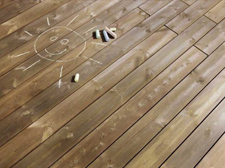 Mit unserem #Holz kann man unbeschwert #Sommer genießen! #Kebony basiert auf einem innovativen und umweltfreundlichen Holzveredelungsverfahren. Mit Bio-Alkohol und Wärme entsteht eine Polymerisierung in der Tiefe der Holzstruktur, welche die Eigenschaften dauerhaft verbessert.