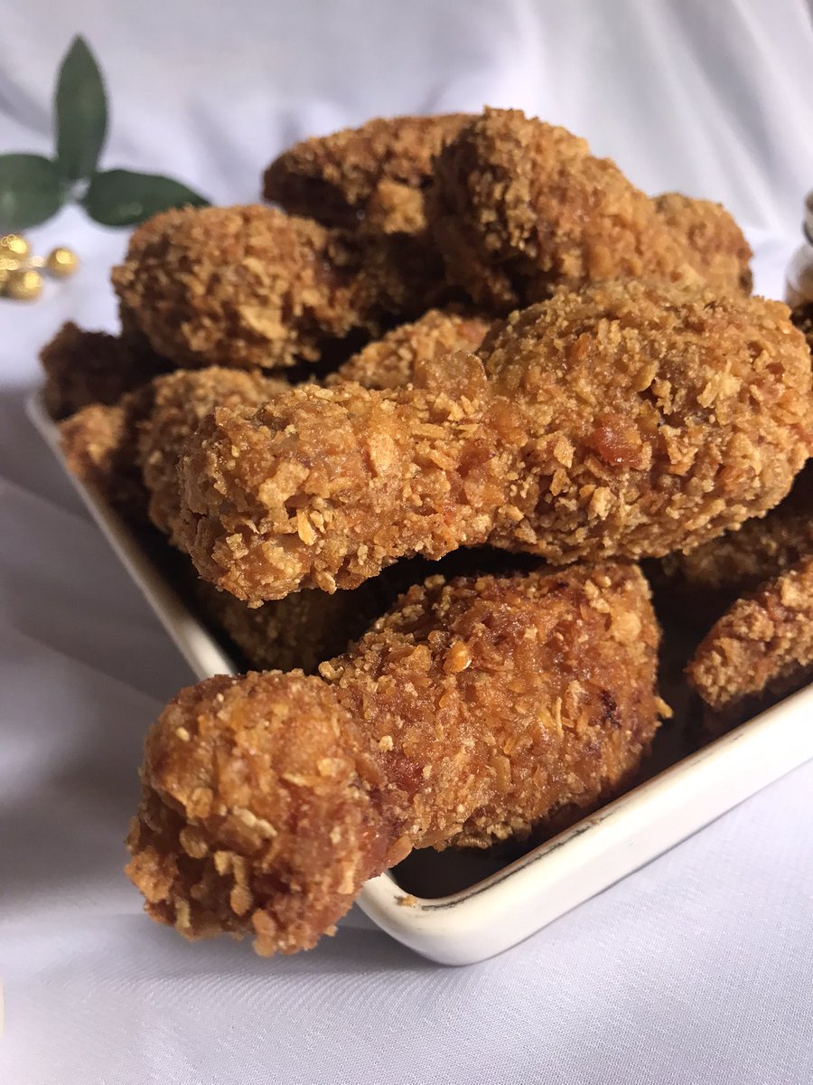 DelicesMilly's tweet image. Journée panée! 😍😍😍

Commandez votre poulet pané au 691556805.

1/4 de poulet + frites + boisson = 4.000frs.
1 poulet + frites + boissons = 15.000frs.

📍Yaoundé