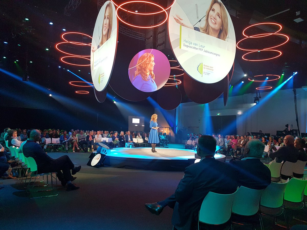 FFPCongres's tweet image. De aanloop was lang...
maar we zijn van start, met dagvoorzitter @helgavanleur 
#FFPcongres 2022