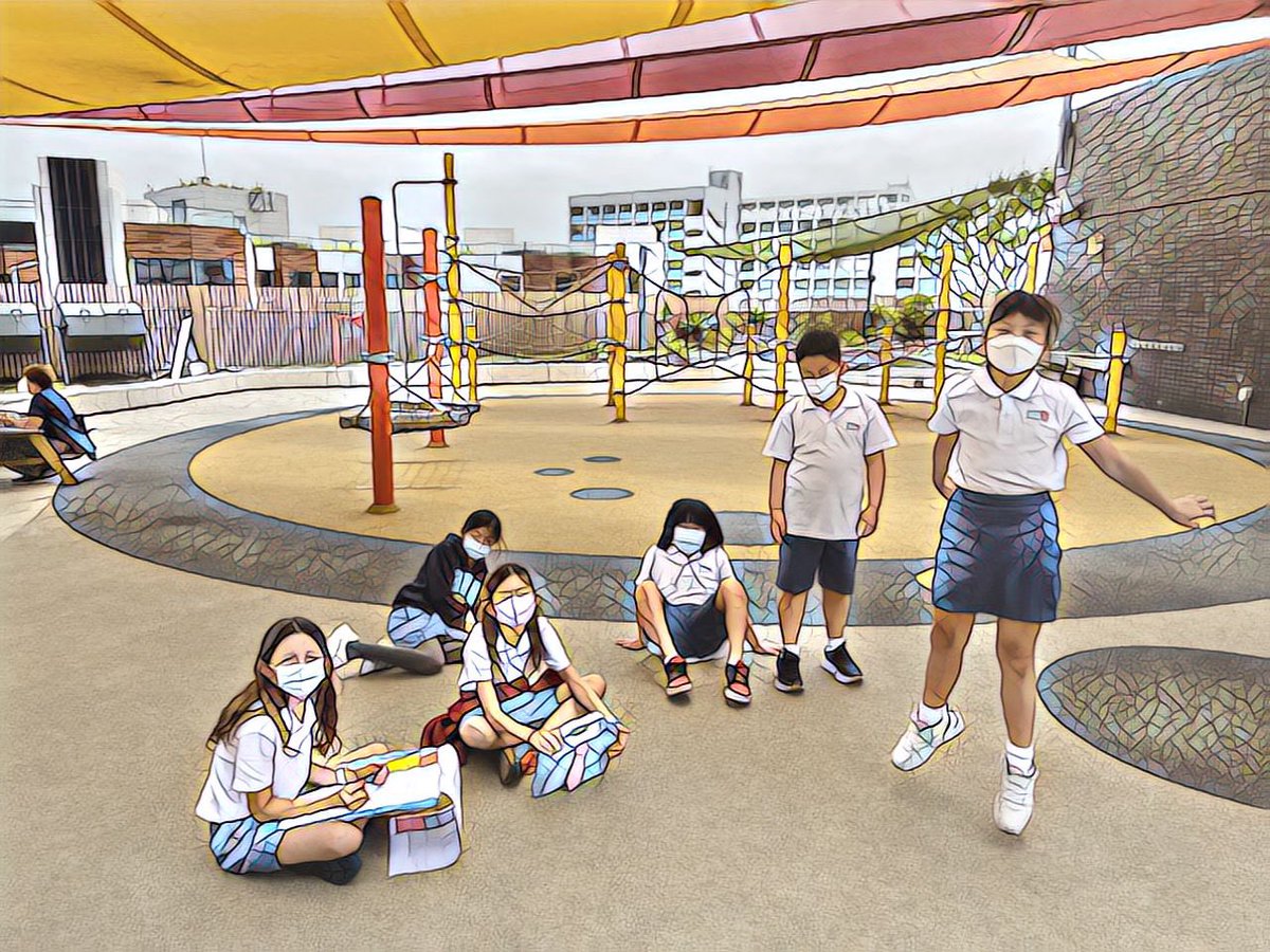 And we’re BACK! After 11wks of #onlinelearning, we welcomed our students back into the classrooms @HongKongAcademy today. But why hang in the classroom when we can take our learning outside, together? G3 smiling so hard behind their masks, the one on the far right is levitating🤩