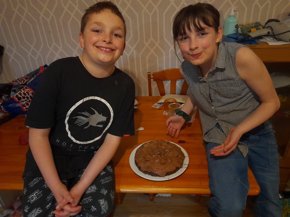 Emma49611558's tweet photo. #makeorbake @ G_M_P_S millie and bradley did there's together they made a free from gluten,dairy,lactose lasagne and a free from gluten,dairy,lactose chocolate cake https://t.co/rtMmjZY3RZ