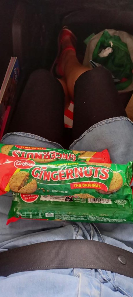 emmakb's tweet photo. Happiness is scouring a small Aussie town for beloved #griffinsnz and finding a stash. Now for a cuppa #KiwiLifeInAus https://t.co/mhN4t2goli