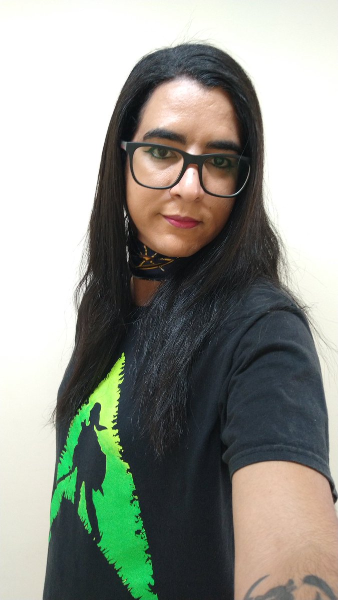 pricila_elspeth's tweet photo. Uma nerd de verdade não sai de casa sem seu inventário e a chave da nave. 🤭
Bom dia!

#nerdgilrs #zelda #StarTrek #Geek https://t.co/dwcb0IOgbg