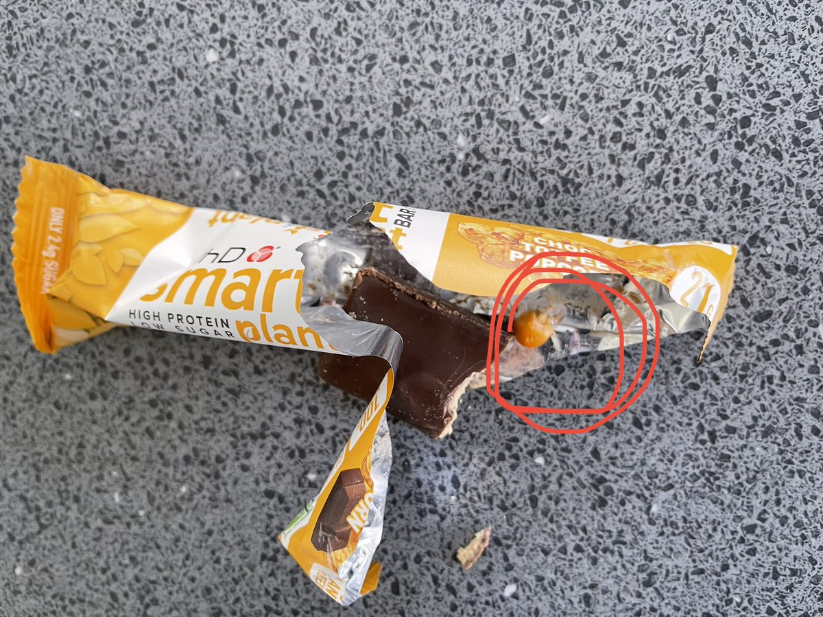 MK11223312's tweet photo. @PhDNutritionUK pretty much broke a tooth and chocked up eating your choc toffee popcorn protein bar- a full corn kernel hiding. Disappointed these aren’t removed! https://t.co/XV416LokZ9