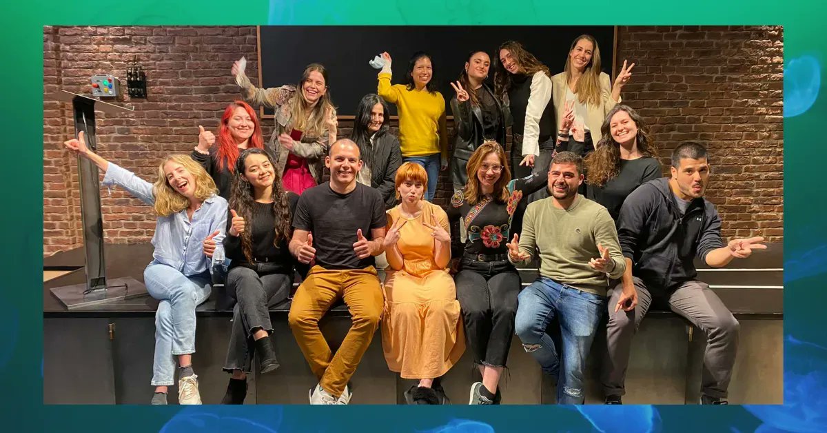 Jellyfishagency's tweet photo. 💦Vamos a ponerles cara (sin 😷 que hoy ya se puede) a las medusas detrás de JELLYFISH💦

¡Somos #Equipo233 y respiramos #MárketingDigital!

P.D. mención especial al makinón de @jordisanildefon que está tras la cámara https://t.co/XkdU1ziQ4P