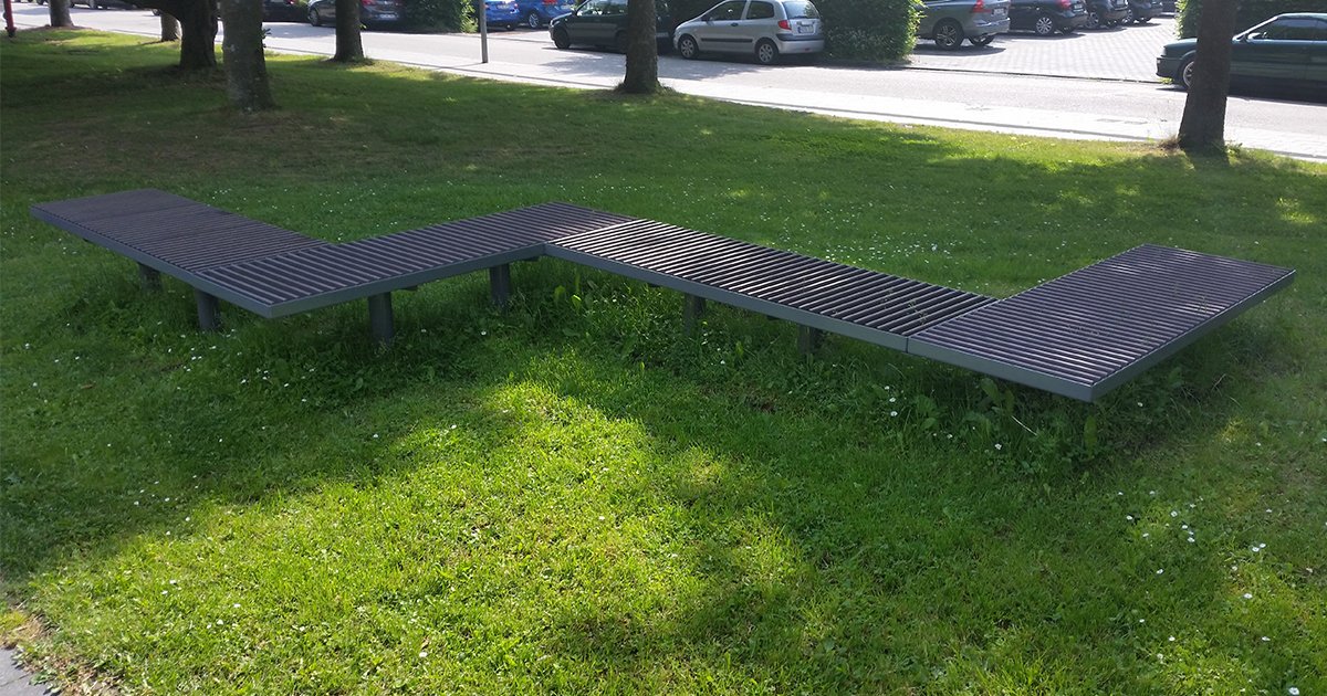 Our Bench Grid looks beautiful in Aachen, Germany. A set of these benches have been connected to create eye-catching designs and plenty of seating space. The benches pop on the green background!

 📷Photos and install by @hags_deutschland

#ParkFurniture #ParkBenches #UrbanDesign