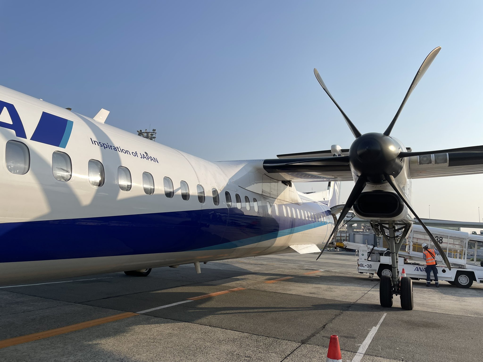 さくら 今日の熊本行き 久しぶりのプロペラ機 伊丹空港 飛行機 空港 熊本 プロペラ 乗り物 青空 空がある風景 飛行機好きな人と繋がりたい Ana 全日空 T Co Njw5sa4fah Twitter
