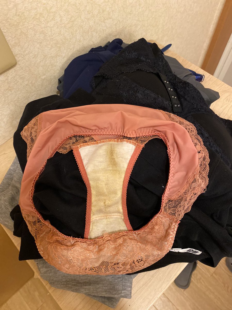 Hadi ne duruyorsunuz. Ensestinizin çamaşırlarına ulaşmak çok kolay. Kirli sepetini kullanabilirsiniz. Bana teyitli fotonuzu atın güvenilir bir sayfaya dönüşlelim 🤫

#ensestgizli #ensestpaylasım #ensestkardes #ensestkardeş #kirliçamaşır #ablasex #ensestifsa