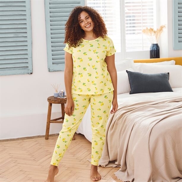 AshAVONhammond's tweet photo. When Life Gives You Lemons

Pop on your PJ's...

🍋Available in sizes 8-22.
🍋Only £18 right now!

Drop me a message or visit my online store to purchase. 
https://t.co/dNn9Q56rpU
#Pyjamas #AvonPyjamas #WhenLifeGivesYouLemons #PyjamaSet #Loungewear https://t.co/FsrfXgIUJP