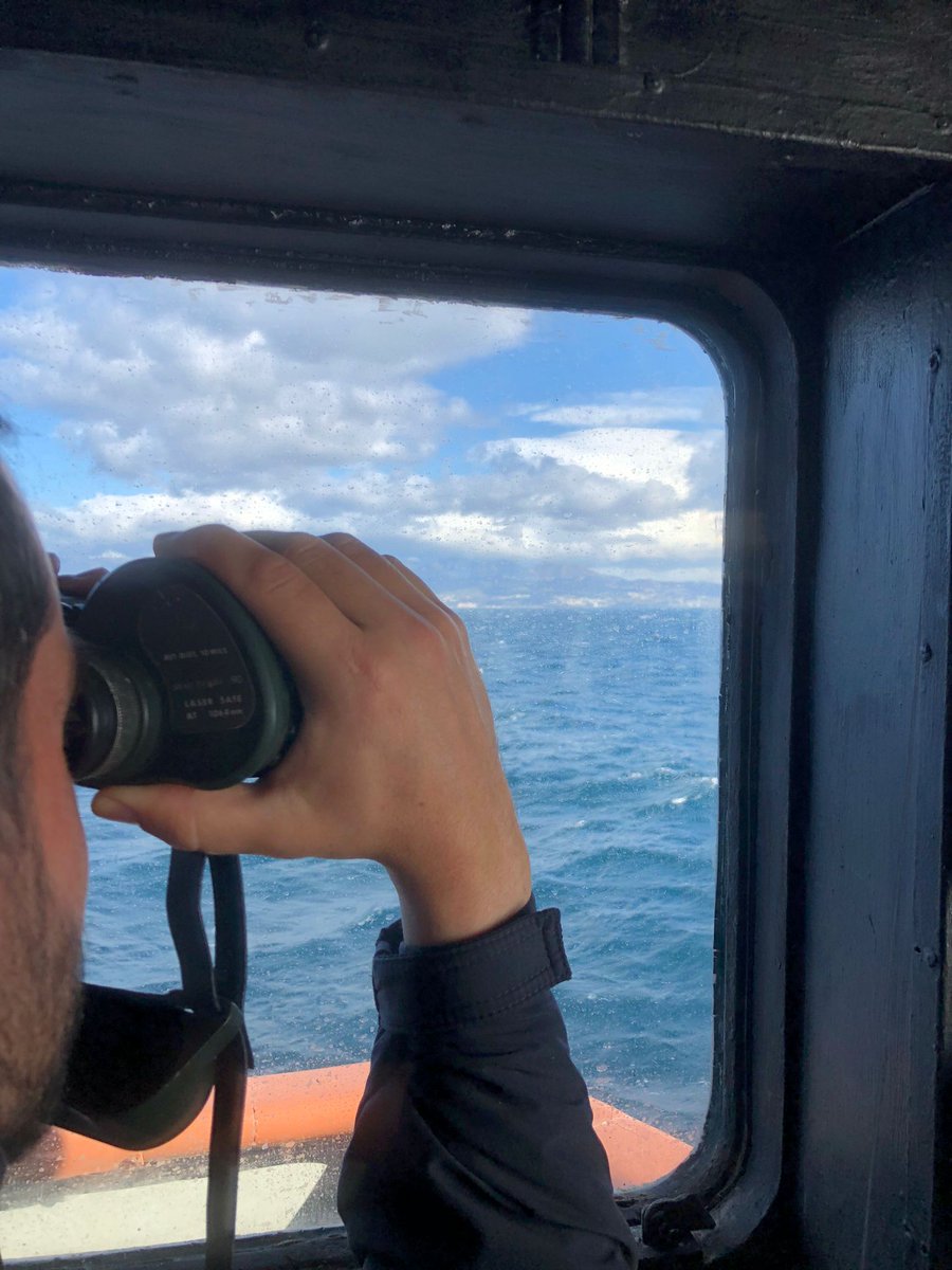 Armada_esp's tweet photo. El #P22Tagomago continúa realizando vigilancia marítima en el Mar de Alborán, concretamente en el litoral malagueño, explorando las zonas de especial conservación del Saladillo-Punta de Baños y los fondos marinos de la bahía de Estepona de la red #Natura. 

🇪🇸⚓️#SomosLaArmada https://t.co/mVCGo9Hw9b