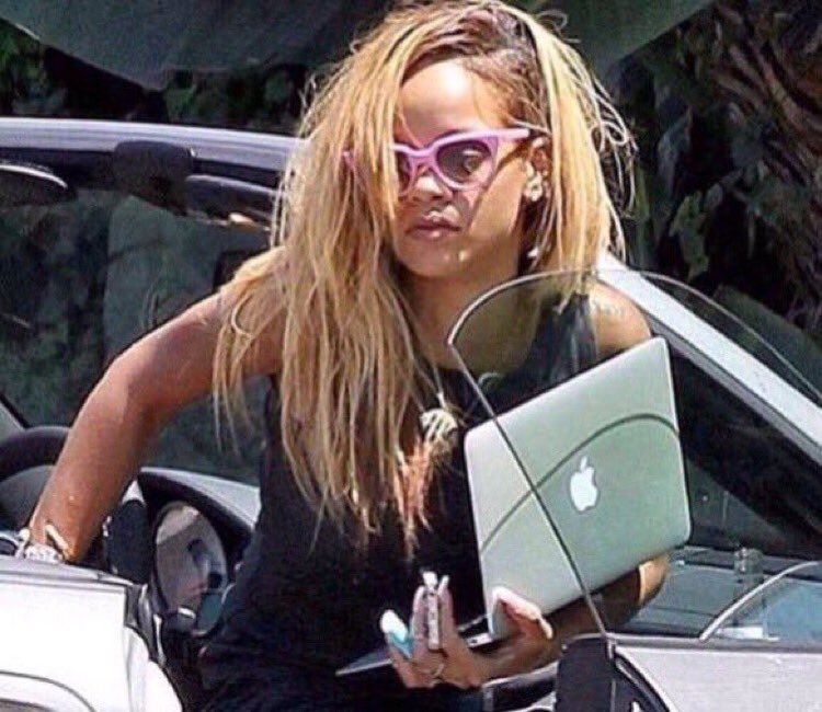 rudegyial's tweet photo. rihanna as spongebob memes; a thread https://t.co/GnEJVECfbc