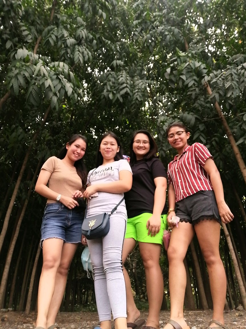 CrizzaAdriatico's tweet photo. 👩‍🎓👩‍🎓👩‍🎓👩‍🎓 https://t.co/s33F6z8iqH