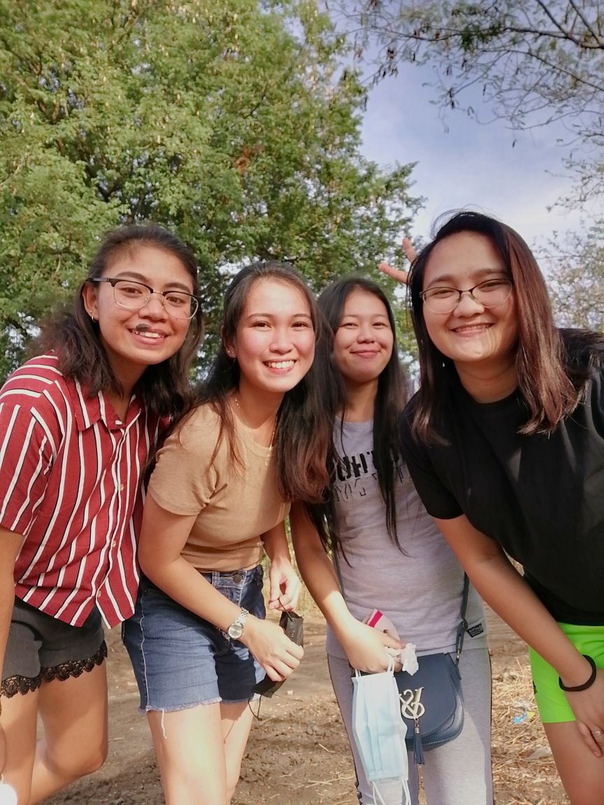 CrizzaAdriatico's tweet photo. 👩‍🎓👩‍🎓👩‍🎓👩‍🎓 https://t.co/s33F6z8iqH