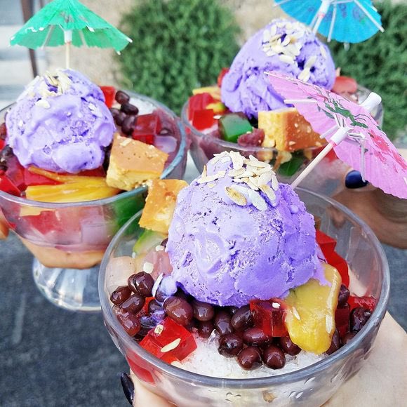 MelPhAvge's tweet photo. Tenéis hambre? Sabéis lo que es el Halo-Halo? Consistente en una mezcla de hielo raspado y leche evaporada a la que se añaden diversas judías, dulces y frutas. Os apetece uno?😋🤤#descubreelmundoconavge https://t.co/c3onFD2BrW