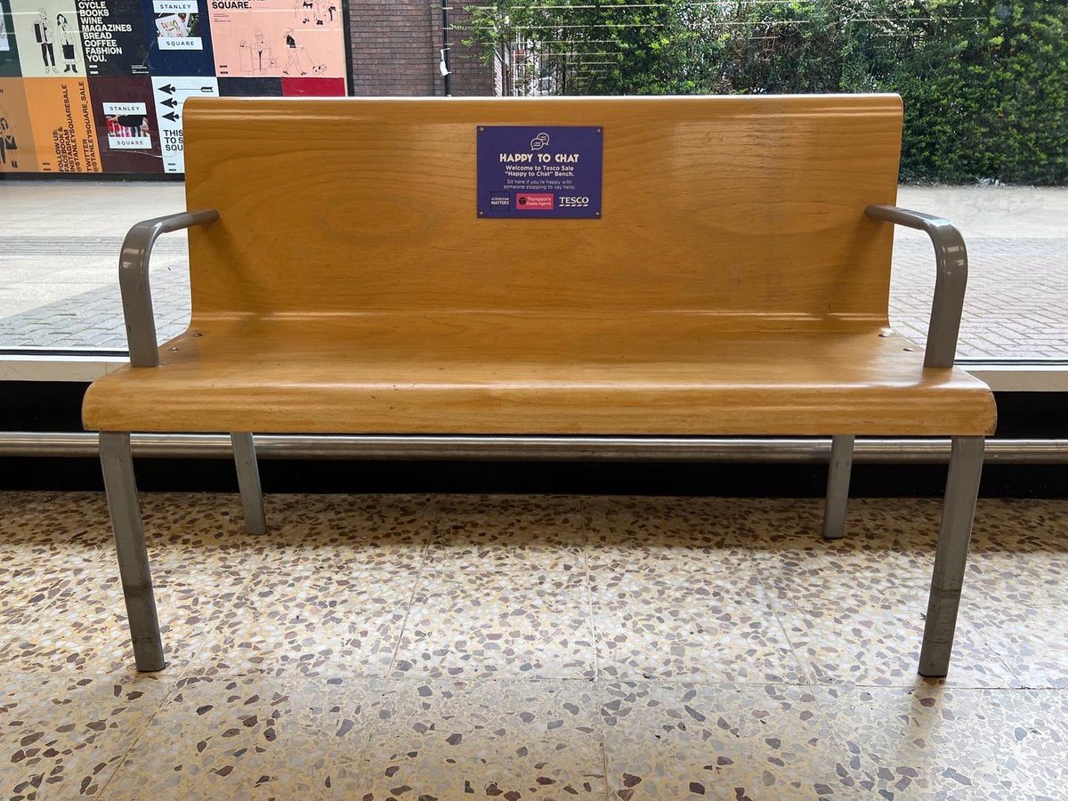 🐝Altrincham MATTERS ❤️ “HAPPY TO CHAT” Bench 💙 tweet media