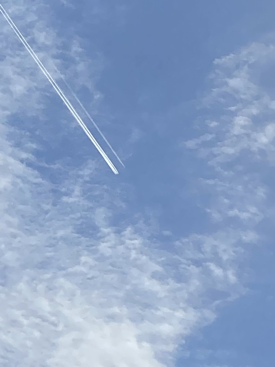 A400M, gentiment accompagné de la PO, verticale Lyon