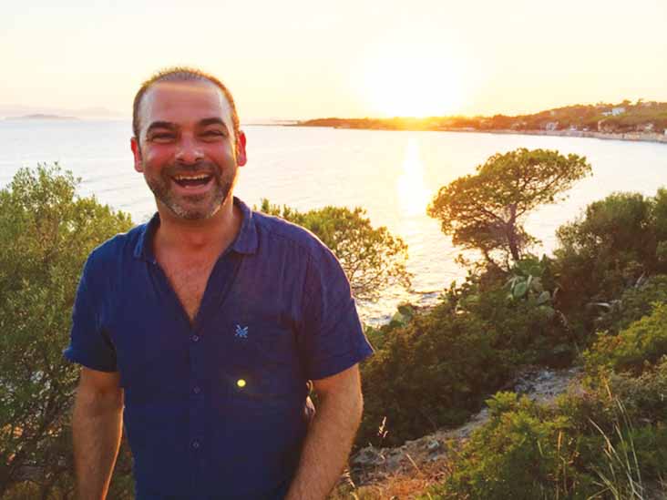 Brought up in Sardinia, now living in Southsea, Stefano De Luca shares his passion for Sardinian home cooking in his new recipe book
southsealifestyle.com/recipes-from-p…