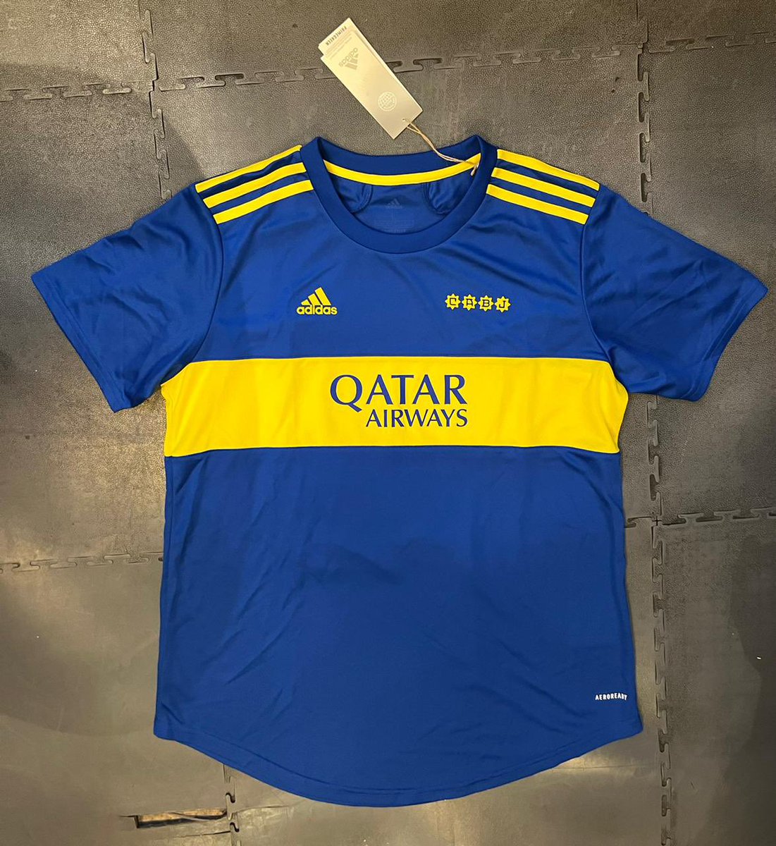 SANTIAGODELMORO's tweet photo. Estamos en la 💯 Hoy Regalamos camisetas de Boca, las titulares. Escuchanos hasta las 10 hrs. #ElClubDelMoro @la100fm FM99.9 🍀🍀🍀 https://t.co/TeX1rFVrmC
