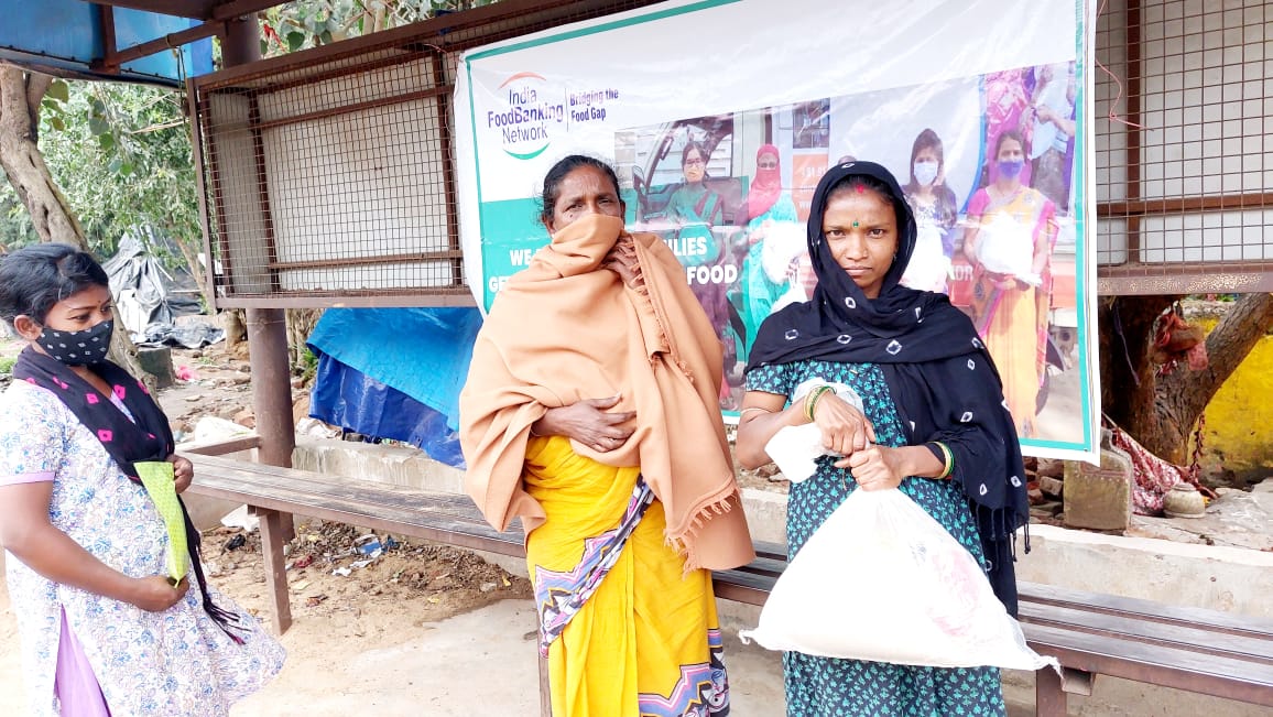 UdaanBD's tweet photo. In #Khannagar, #Cuttack, @UdaanBD distributed dry ration among #slumdwellers on 13th January 2022 under the umbrella of @IndiaFoodBank.
@CMO_Odisha
@CMCCuttack
@CuttackDM 
@Food_Odisha 
@WFP https://t.co/SnsBxzsOYt