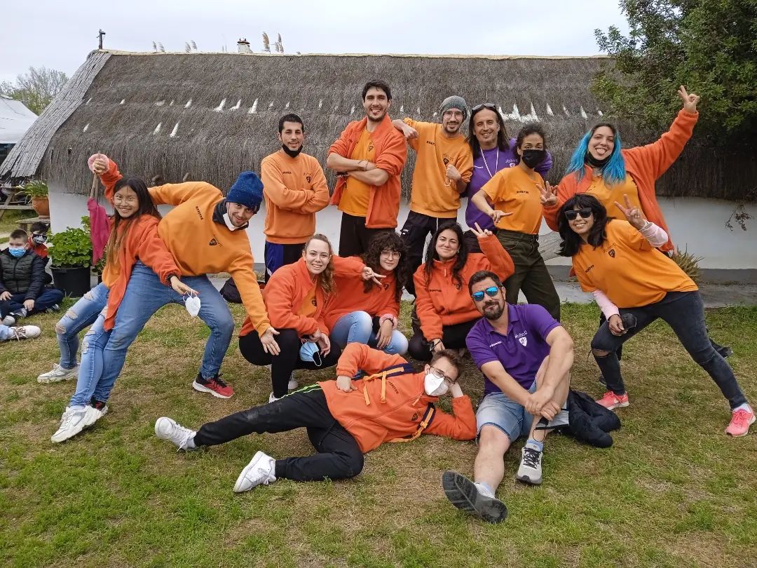 GrupAnimat1's tweet image. ¡Qué bien lo pasamos en l'Albufera! Tanto profesores/as como niños/as, ¡Acaban encantados! 💜🧡
#Animat_Style #NaranjayMorado #ExcursionesEscolares #Albufera #AnimacionInfantil #ocioeducativo #Monitores #Monitoras #Colegios #naturaleza #rosalabarqueraytonet #Animat #ElPalmar
