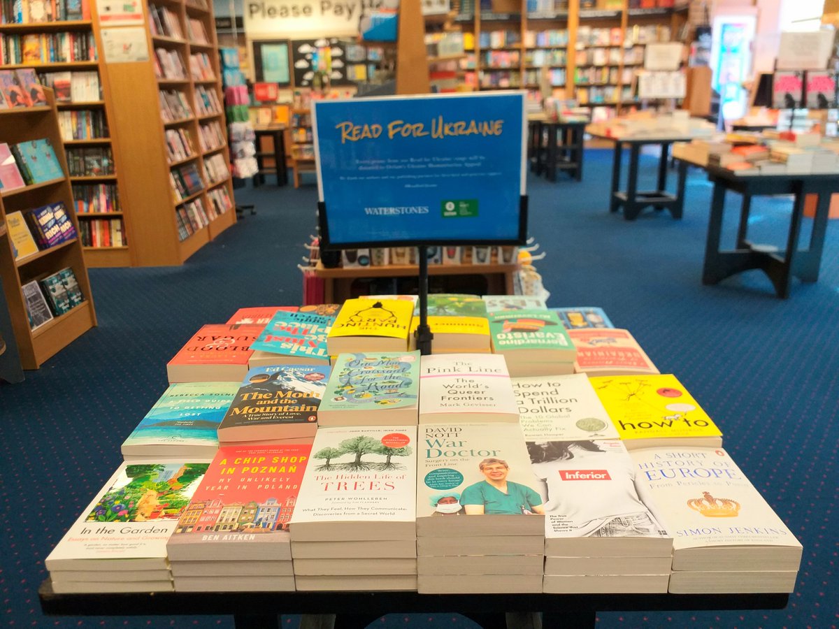 #ReadForUkraine is a way for anyone to help those affected by the conflict in Ukraine. We selected some great books with 100% of sales going to support the work of @oxfamgb 
@oldhamshopping @Oldham_Hour