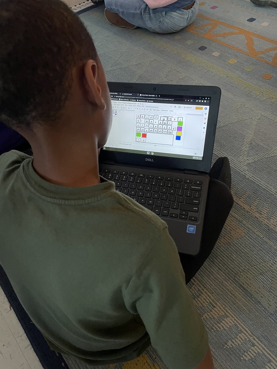 Elizabeth Vines tweet media