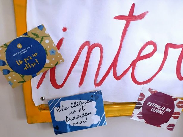 A la 𝒑𝒓𝒊𝒎𝒆𝒓𝒂 𝒑𝒍𝒂𝒏𝒕𝒂 de l’institut hi ha una 𝒕𝒂𝒖𝒍𝒂 amb alguns 🅻🅻🅸🅱🆁🅴🆂 i una cartellera amb frases motivadores. Aquest espai ha estat creat des de la 𝓒𝓸𝓶𝓲𝓼𝓼𝓲ó 𝓭𝓮 𝓵𝓮𝓬𝓽𝓾𝓻𝓪, i és un 𝘽𝙤𝙤𝙠𝙘𝙧𝙤𝙨𝙨𝙞𝙣𝙜.
<a href="/educaciocat/">Educació</a>
<a href="/INSSANTRAMON/">INS SANT RAMON</a>